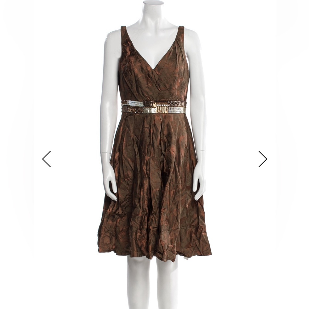Carmen Marc Valvo New Y2k printed pleated fit and flare dress silk blend size 6